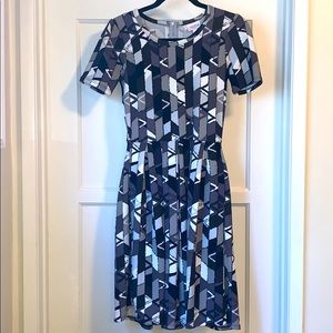 LulaRoe Amelia Dress🖤🤍🖤🤍
